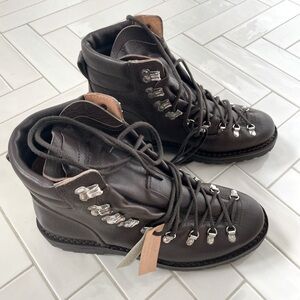 Dark brown Astorflex, vintage reborn mountaineering boot. Size 44. Never worn.